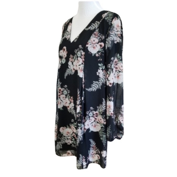 🆕️⬇️BCBGeneration Sexy Boho Floral Shift Dress - Picture 4 of 8